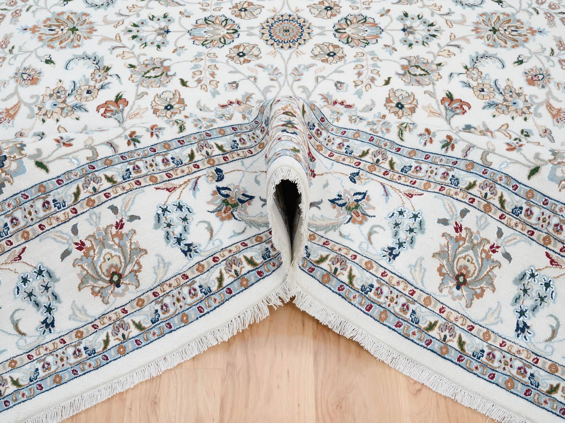 Traditional Rugs LUV571815